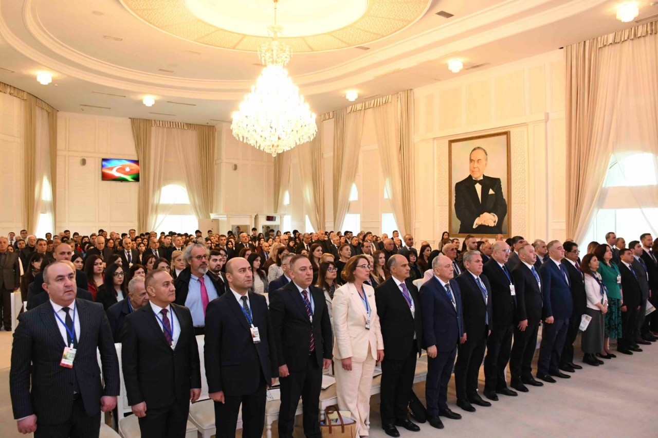 AzTU rektoru “I Yaşıl İqtisadiyyat” Beynəlxalq Forumunda çıxış edib - FOTOLAR